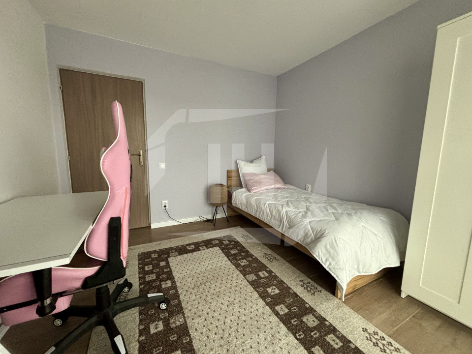 Apartament 3 camere, 2 bai, cu parcare, scara interioara, zona Garii