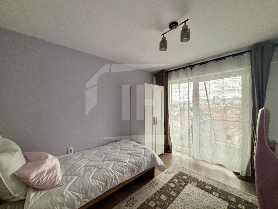 Apartament 3 camere, 2 bai, cu parcare, scara interioara, zona Garii