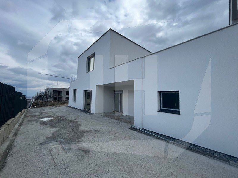 Duplex 160 mp utili, constructie noua, garaj, in zona Wonderland