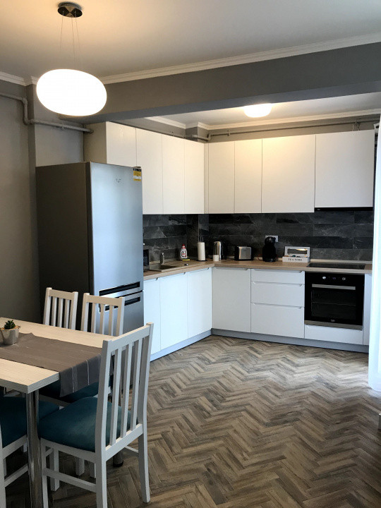 Apartament 3 camere la cheie, zona Platinia Shopping Center