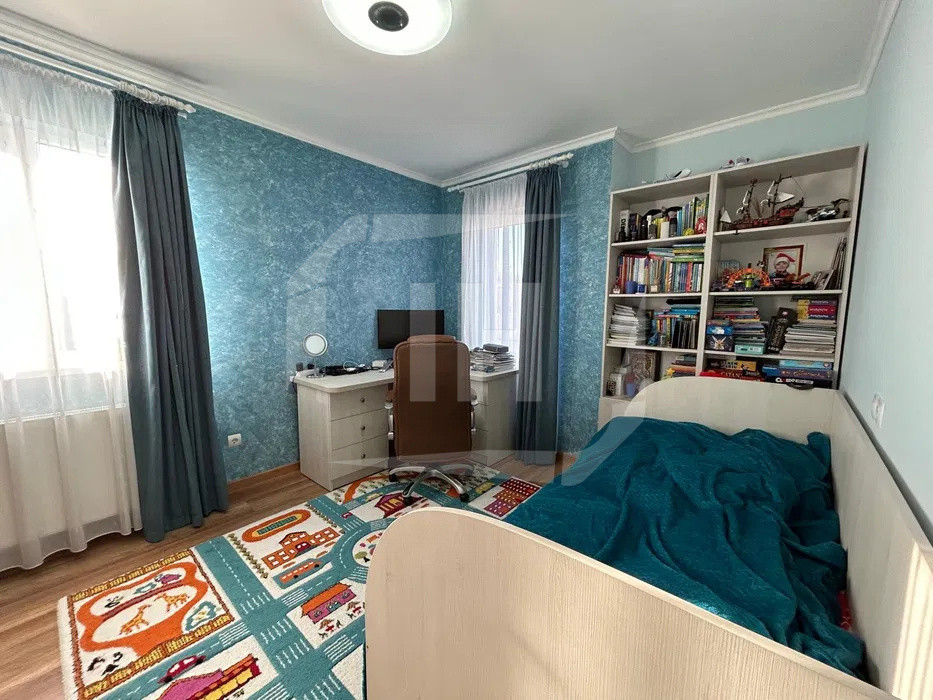 Apartament 4 camere, constructie tip vila, zona Oasului