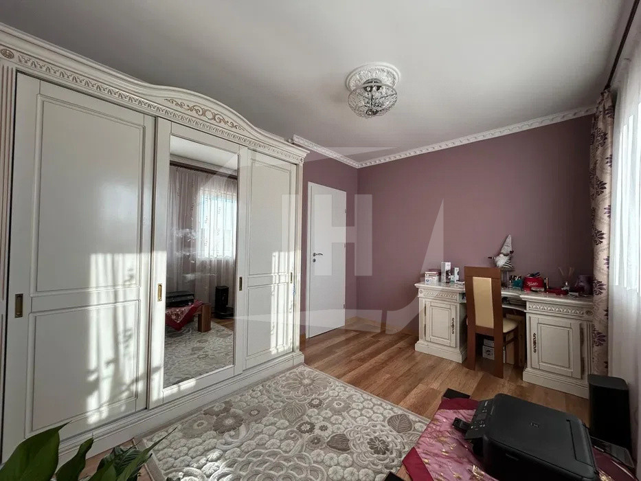 Apartament 4 camere, constructie tip vila, zona Oasului