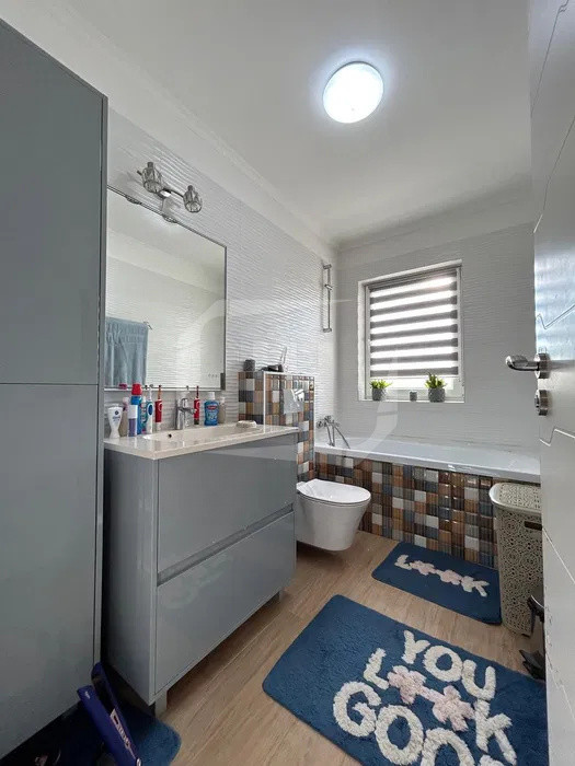 Apartament 4 camere, constructie tip vila, zona Oasului