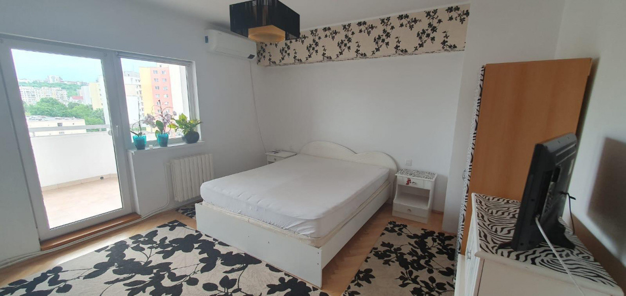 Apartament 3 camere confort sporit, zona Bld Primaverii