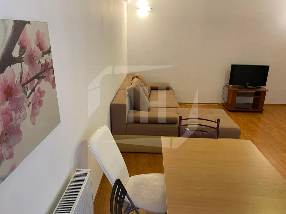 Apartament 2 camere, semidecomandat, zona FSPAC