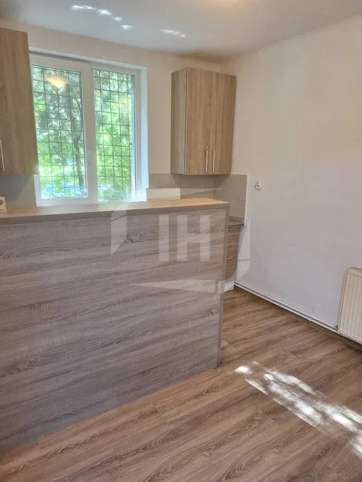 Apartament 2 camere, decomandat, zona Iulius Mall
