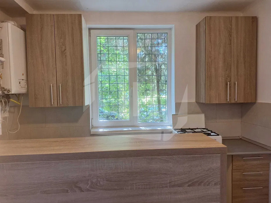 Apartament 2 camere, decomandat, zona Iulius Mall