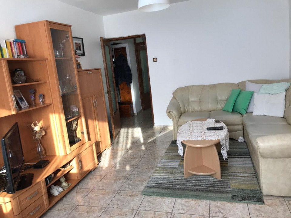 Apartament 2 camere decomandat, cartier Plopilor