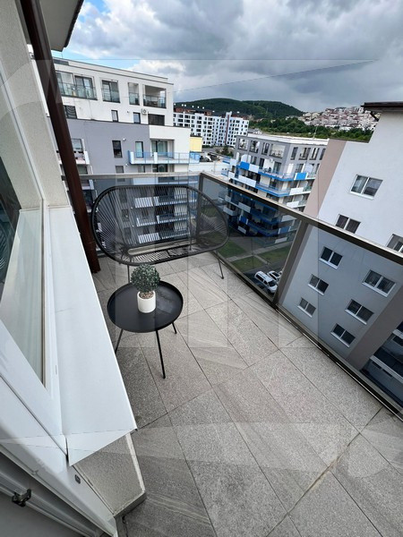 Apartament 3 camere, la cheie, terasa, zona Vivo