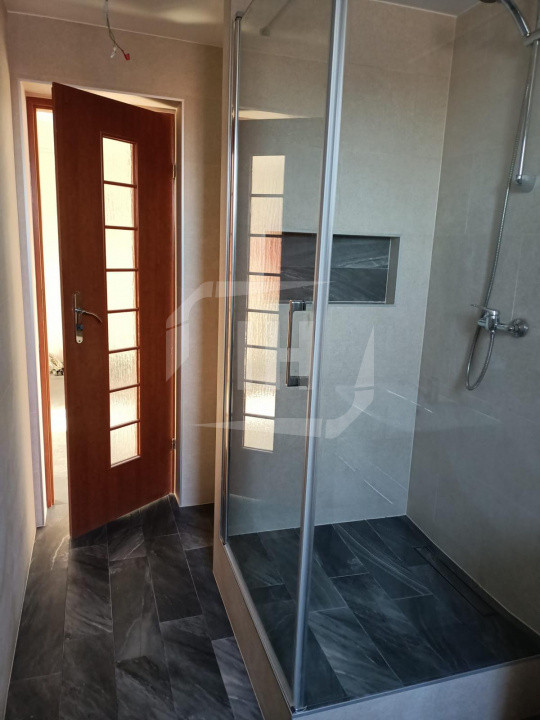 Apartament cu 3 camere, zona Nicolae Titulescu
