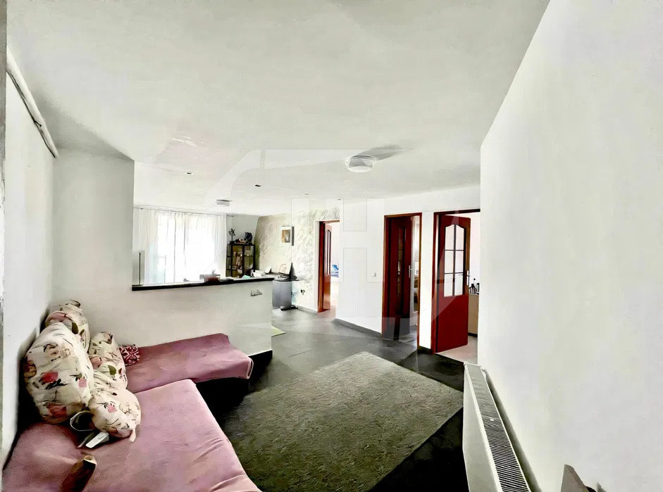 Apartament cu 3 camere, zona Nicolae Titulescu