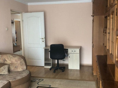 Apartament 3 camere decomandat, cartier Manastur