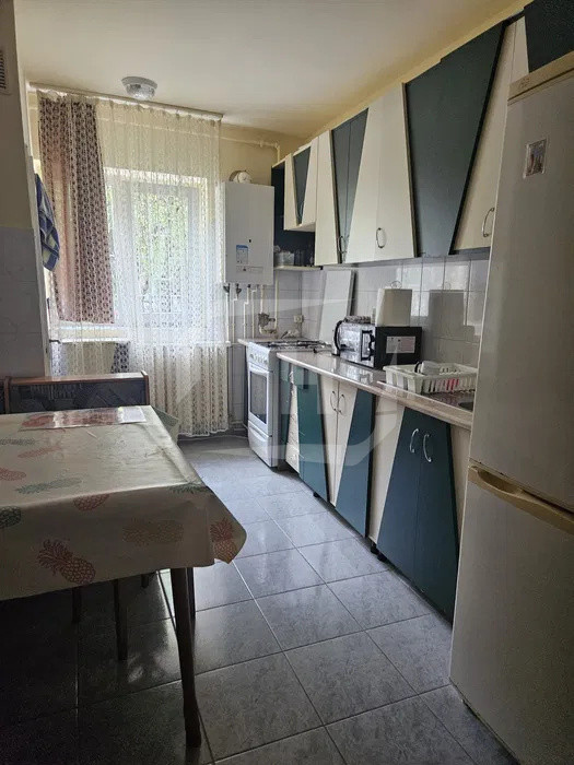 Apartament 3 camere, decomandat cu parcare, Zorilor zona Golden Tulip