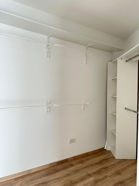 Apartament 2 camere la cheie, parcare, zona Vivo