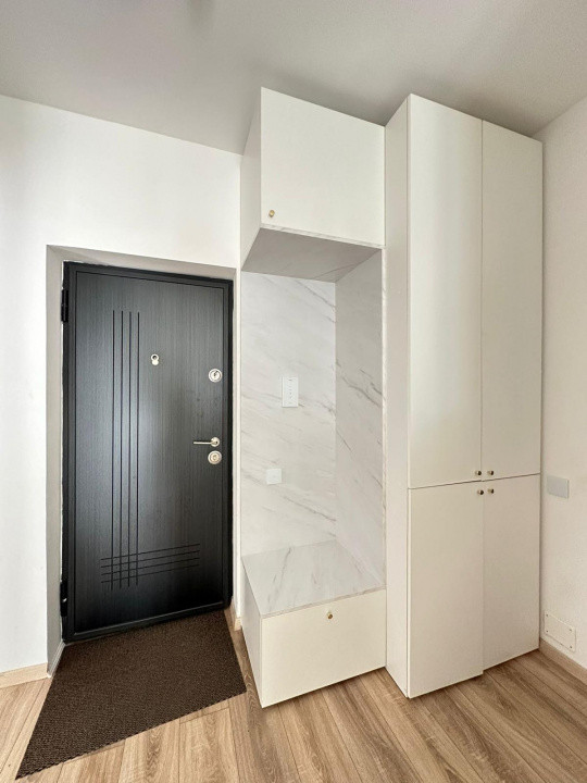 Apartament 2 camere la cheie, parcare, zona Vivo