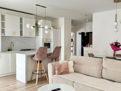 Apartament 2 camere la cheie, parcare, zona Vivo