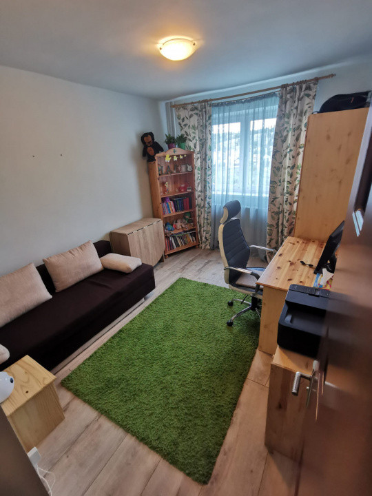 Apartament 3 camere la cheie, zona Complex Big Center