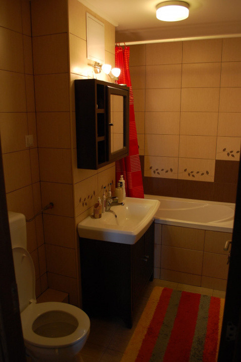 Apartament 3 camere la cheie, zona Complex Big Center