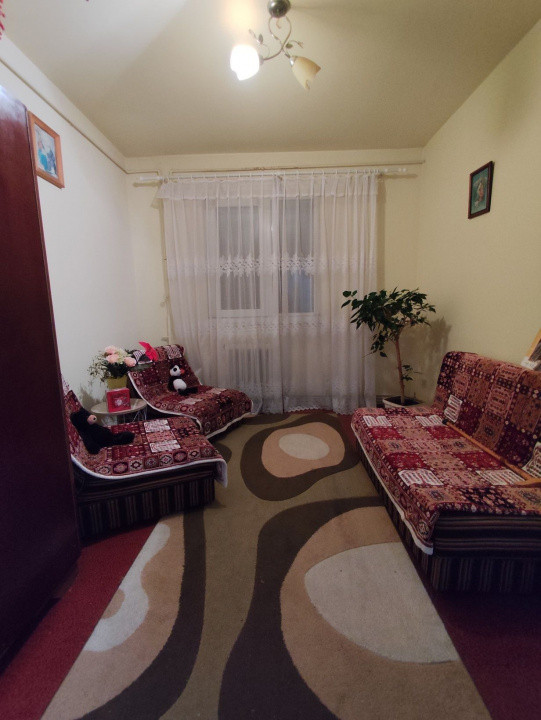 Apartament 4 camere, zona Bulevardul Primaverii