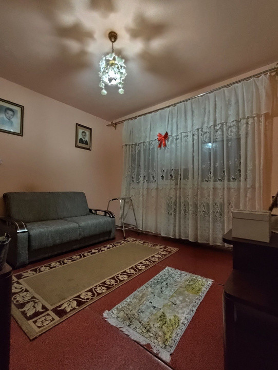 Apartament 4 camere, zona Bulevardul Primaverii
