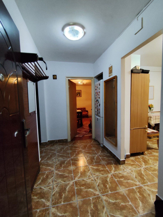 Apartament 4 camere, zona Bulevardul Primaverii