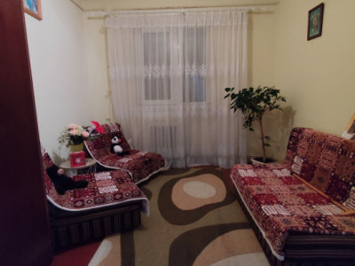 Apartament 4 camere, zona Bulevardul Primaverii