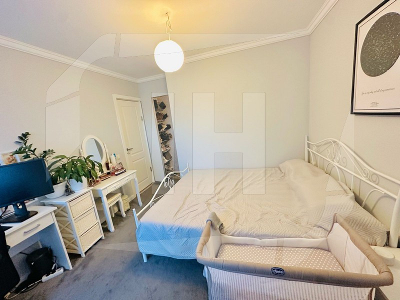 Apartament 3 camere, 2 bai etaj intermediar, Zona Vivo