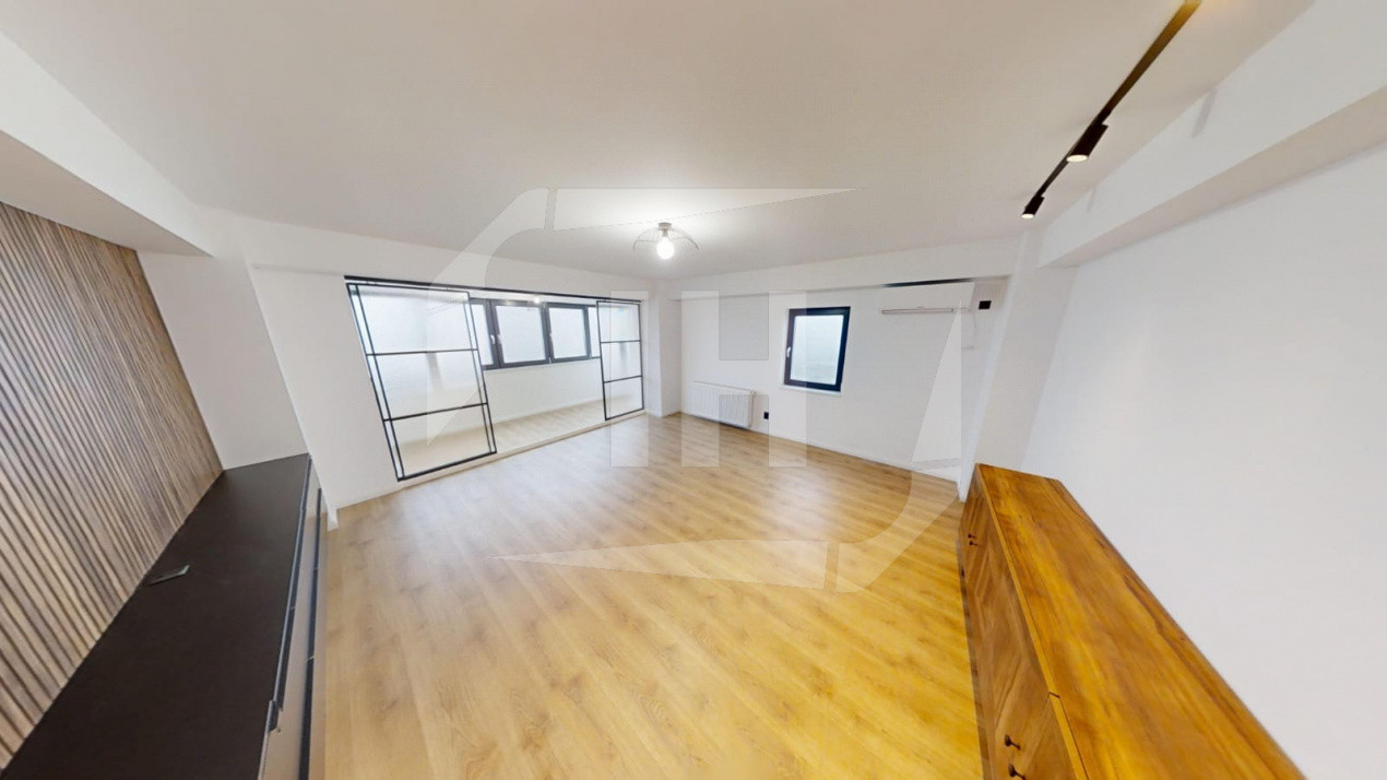 Apartament 4 camere, decomandat, garaj, cartier Zorilor