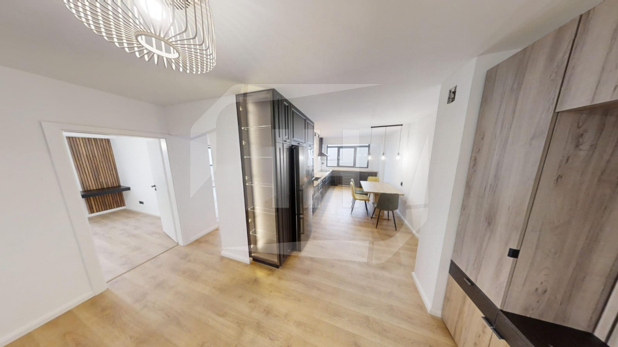 Apartament 4 camere, decomandat, garaj, cartier Zorilor