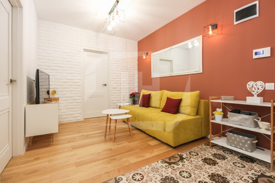 Apartament 2 camere, parcare, zona Vivo