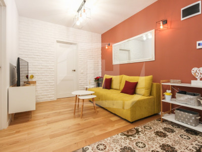 Apartament 2 camere, parcare, zona Vivo