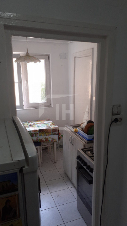 Apartament 2 camere, intermediar, zona Horea