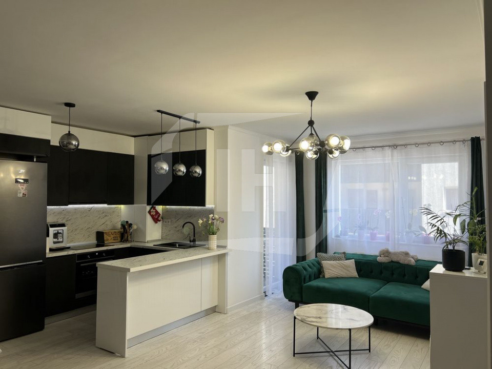 Apartament 3 camere 2 bai, parcare, zona Vivo