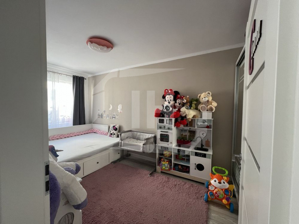 Apartament 3 camere 2 bai, parcare, zona Vivo