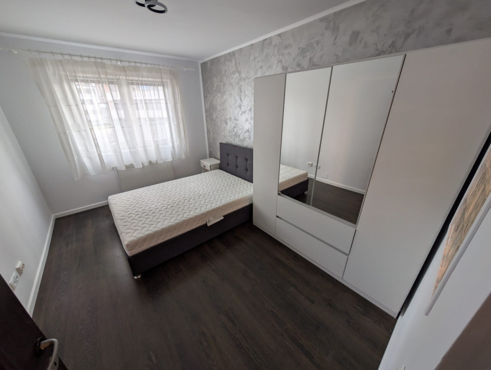 Apartament 2 camere, parcare, zona Vivo