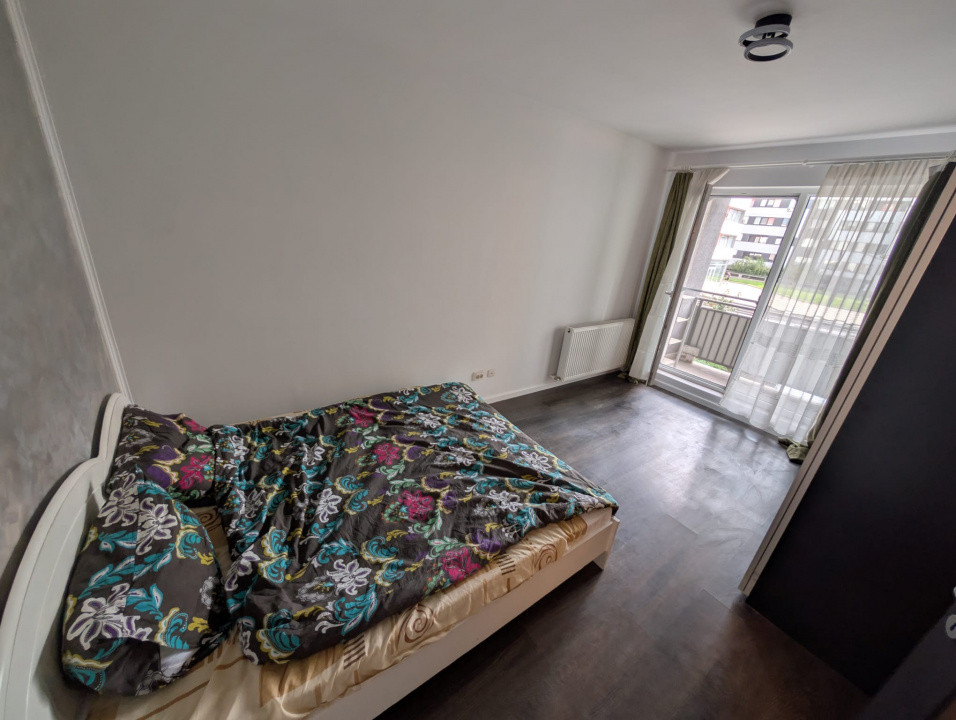 Apartament 2 camere, parcare, zona Vivo