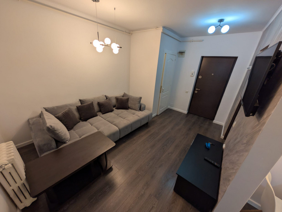 Apartament 2 camere, parcare, zona Vivo