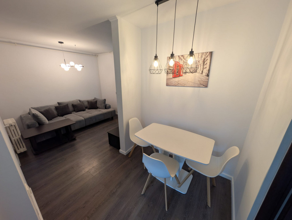 Apartament 2 camere, parcare, zona Vivo