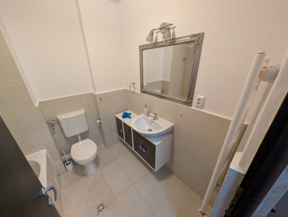 Apartament 2 camere, parcare, zona Vivo