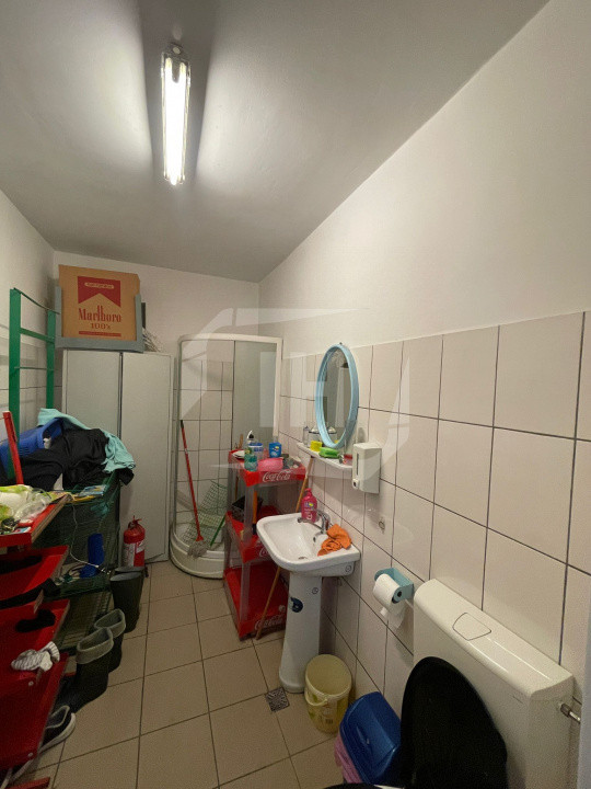 Spatiu comercial, 128 mp utili, 2 parcari,  zona Porii