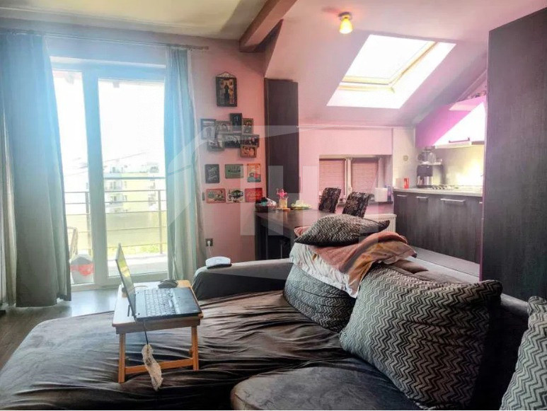 Apartament 90 mp, parcare, zona Florilor