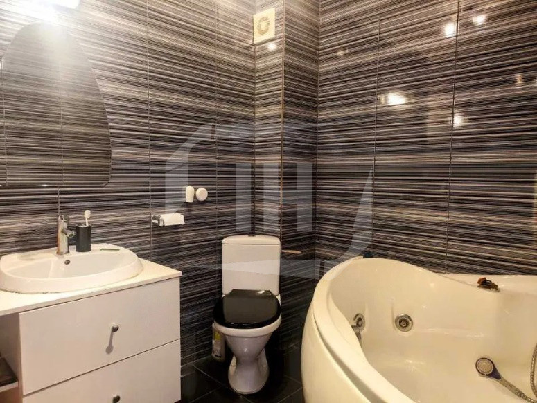 Apartament 90 mp, parcare, zona Florilor