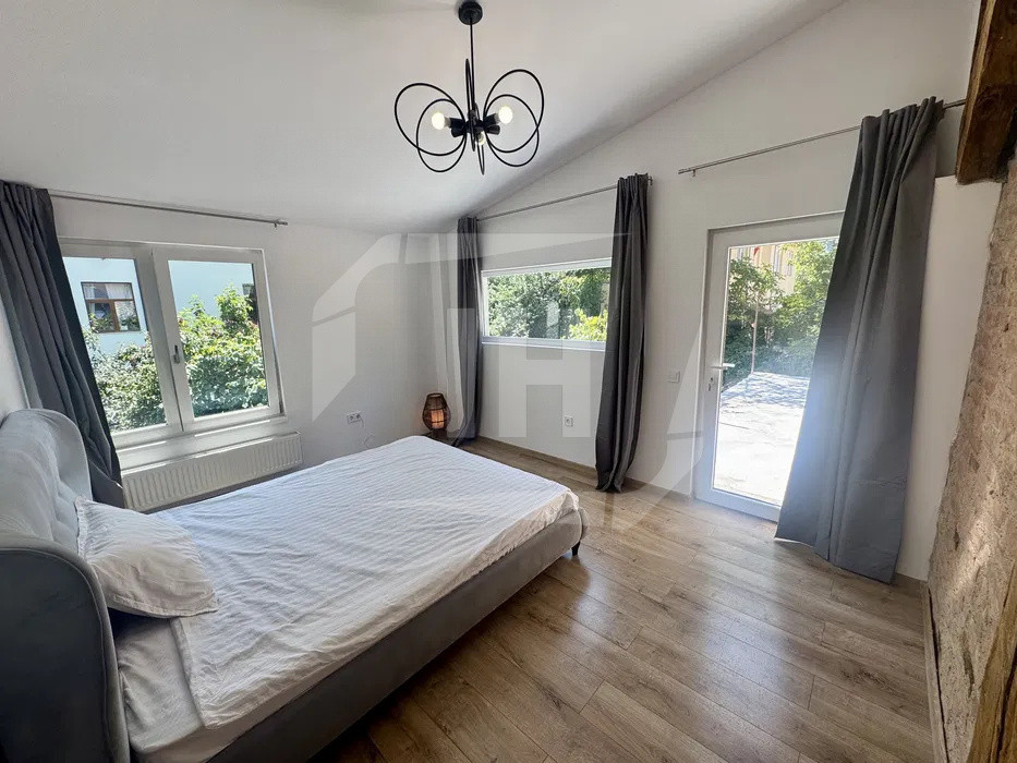 Apartament 3 camere, semidecomandat, terasa 40mp, Ultracentral, UMF
