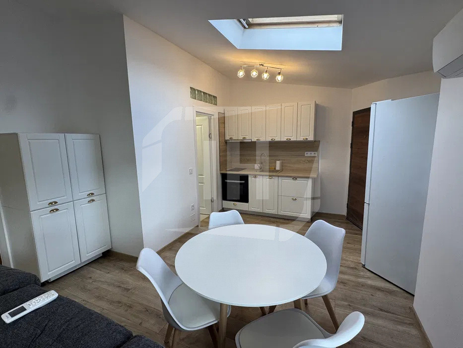 Apartament 3 camere, semidecomandat, terasa 40mp, Ultracentral, UMF