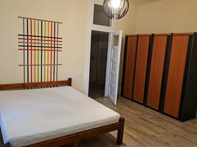 Apartament 2 camere, decomandat, mobilat, Centru