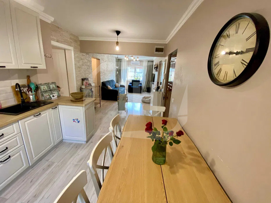 Apartament 4 camere, 2 bai, 2 balcoane, et 3, la cheie, zona Iulius Mall