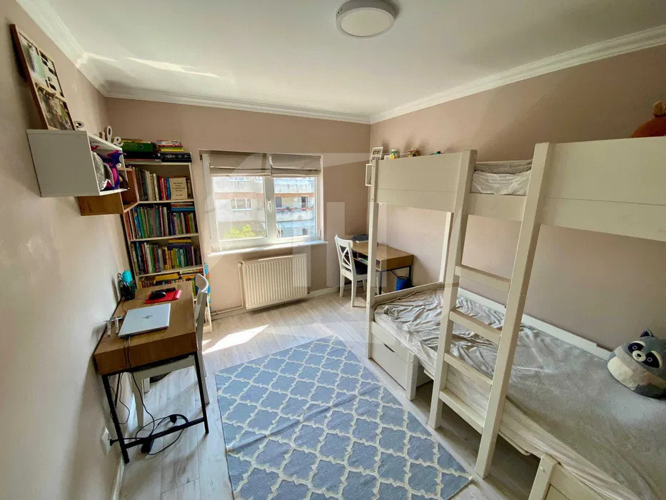 Apartament 4 camere, 2 bai, 2 balcoane, et 3, la cheie, zona Iulius Mall