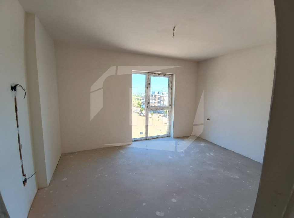 Apartament 3 camere, posibilitate 4, terasa, gradina, parcare