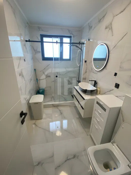 Apartament 2 camere, bloc nou, 62mp, cu parcare, zona Vivo