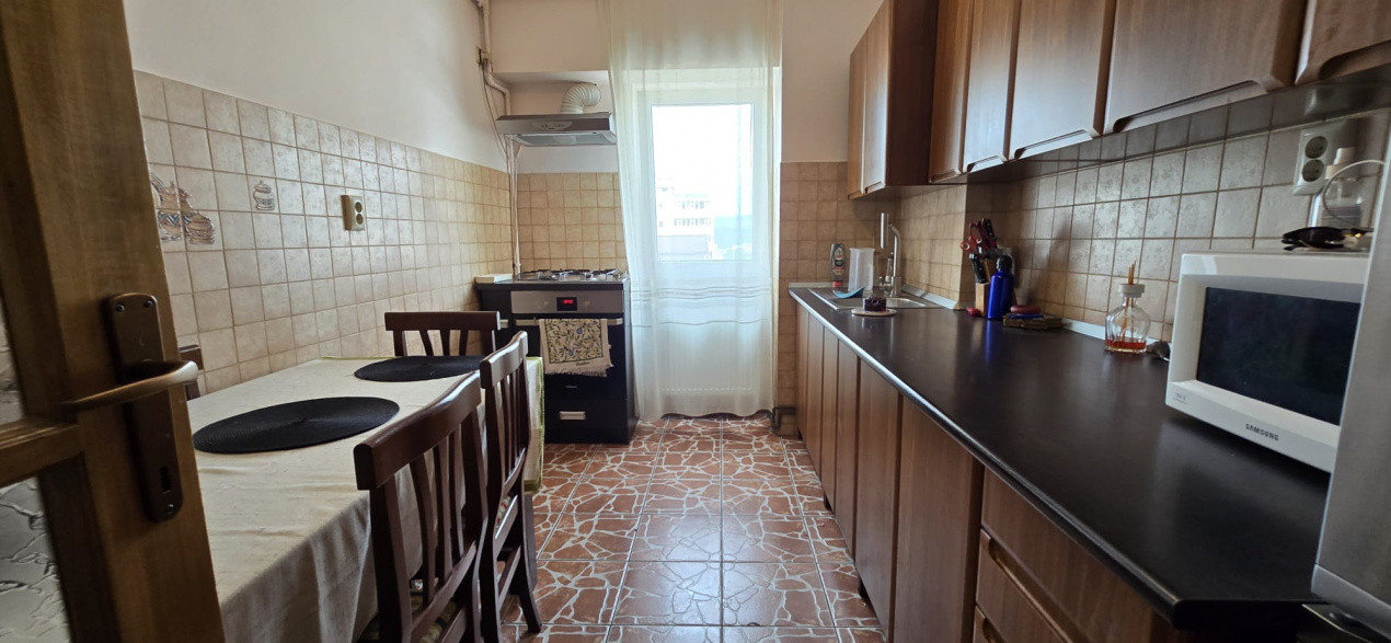Apartament 3 camere,2 bai, zona Piata Ion Mester